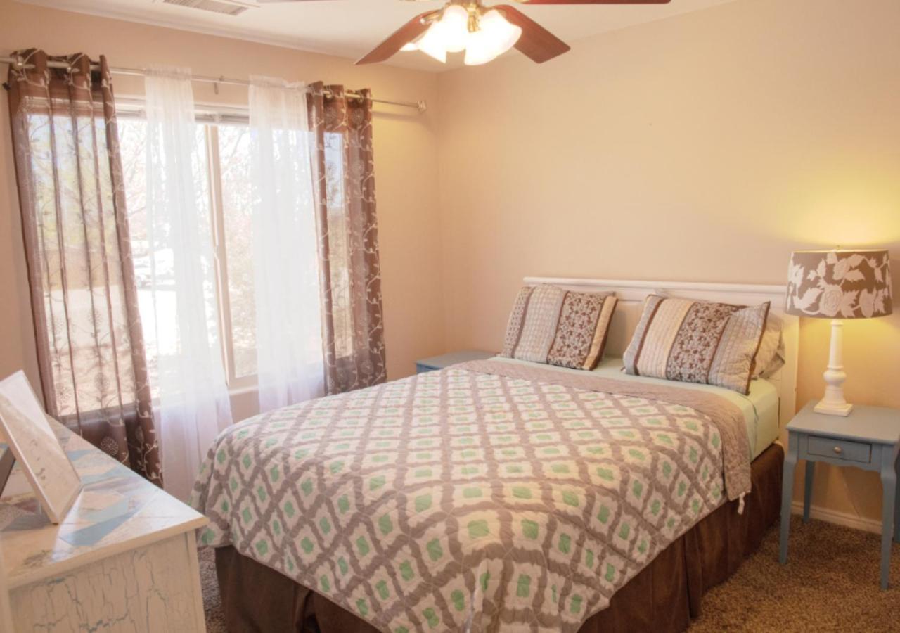 Lone Rock Retreat - 3-Bedroom Near Lake Powell Page Exterior foto